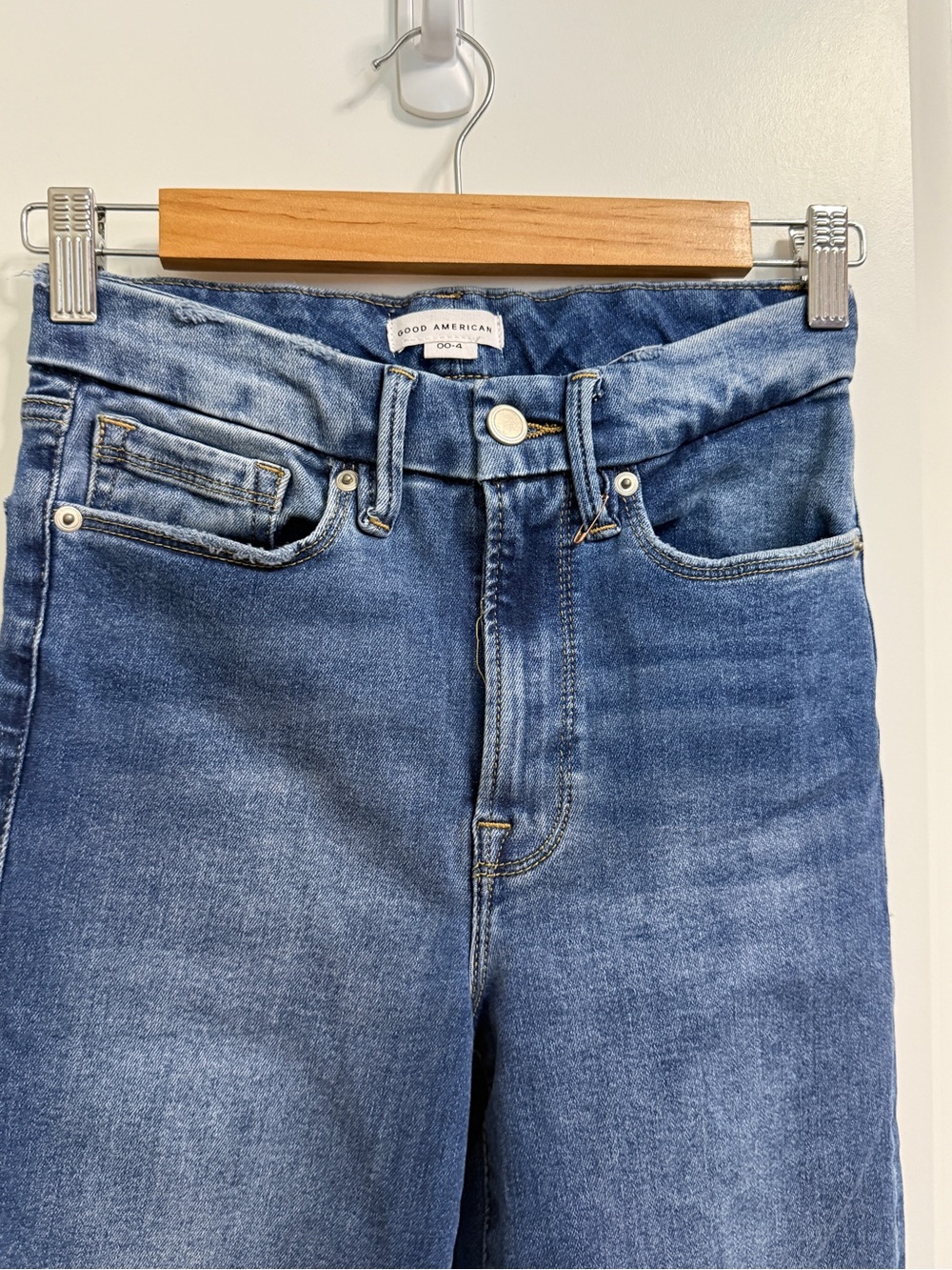 Good American Straight Leg Jeans - Medium Blue Wash - Picture 2 of 5